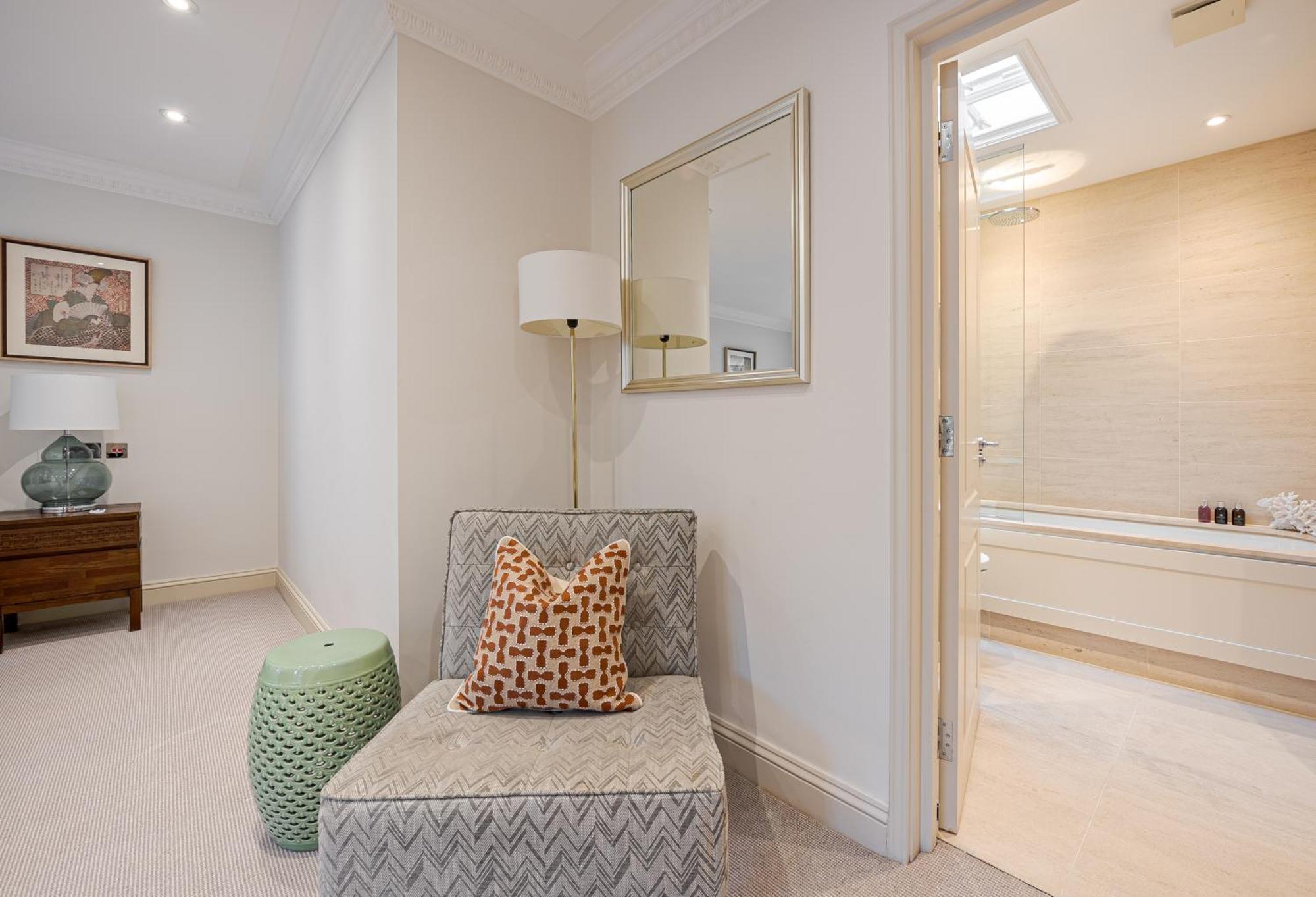 Exclusive 3Br Mews Home In Belgravia With Ac And Garage Parking Apartment
