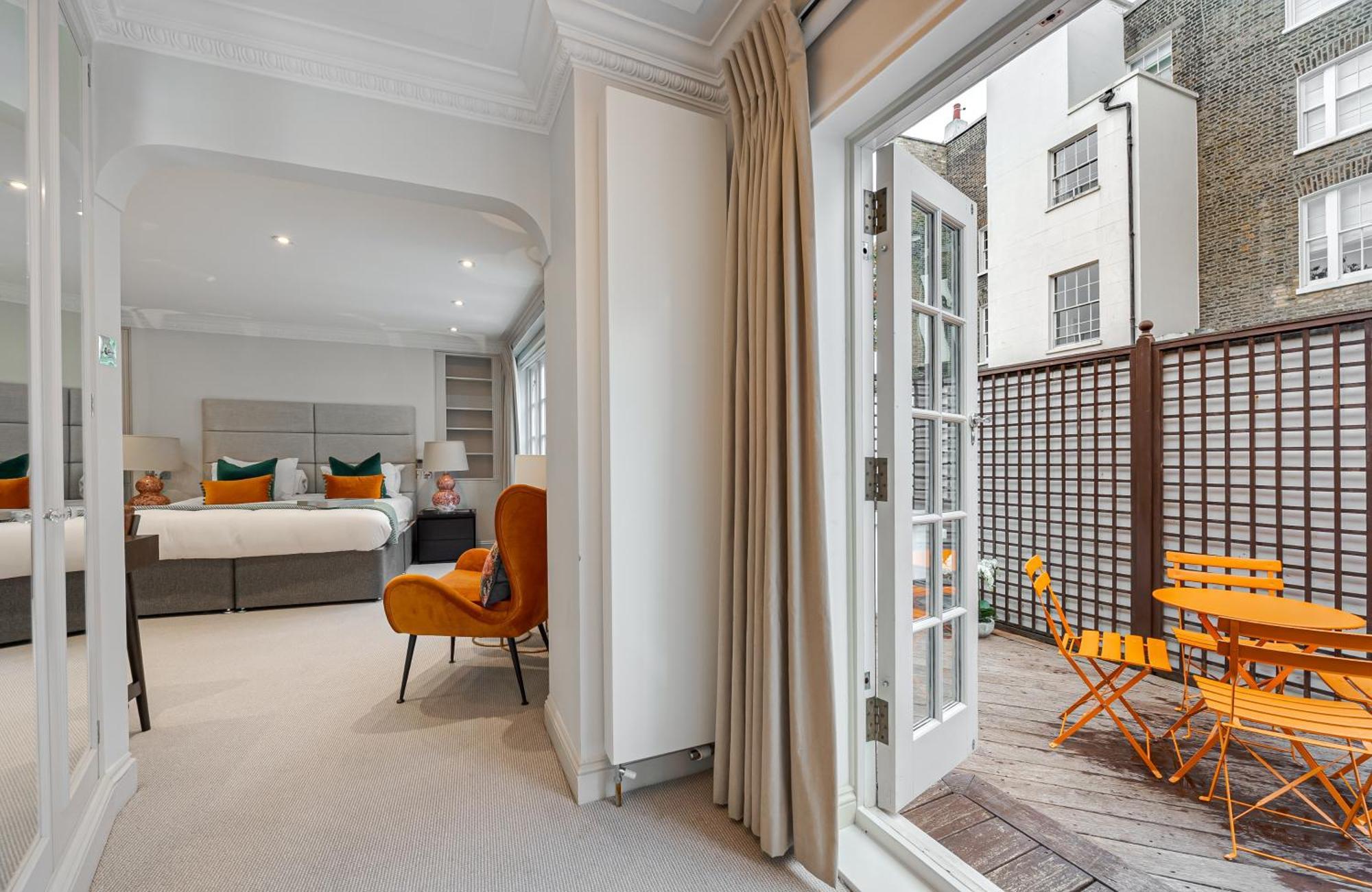 Exclusive 3Br Mews Home In Belgravia With Ac And Garage Parking
